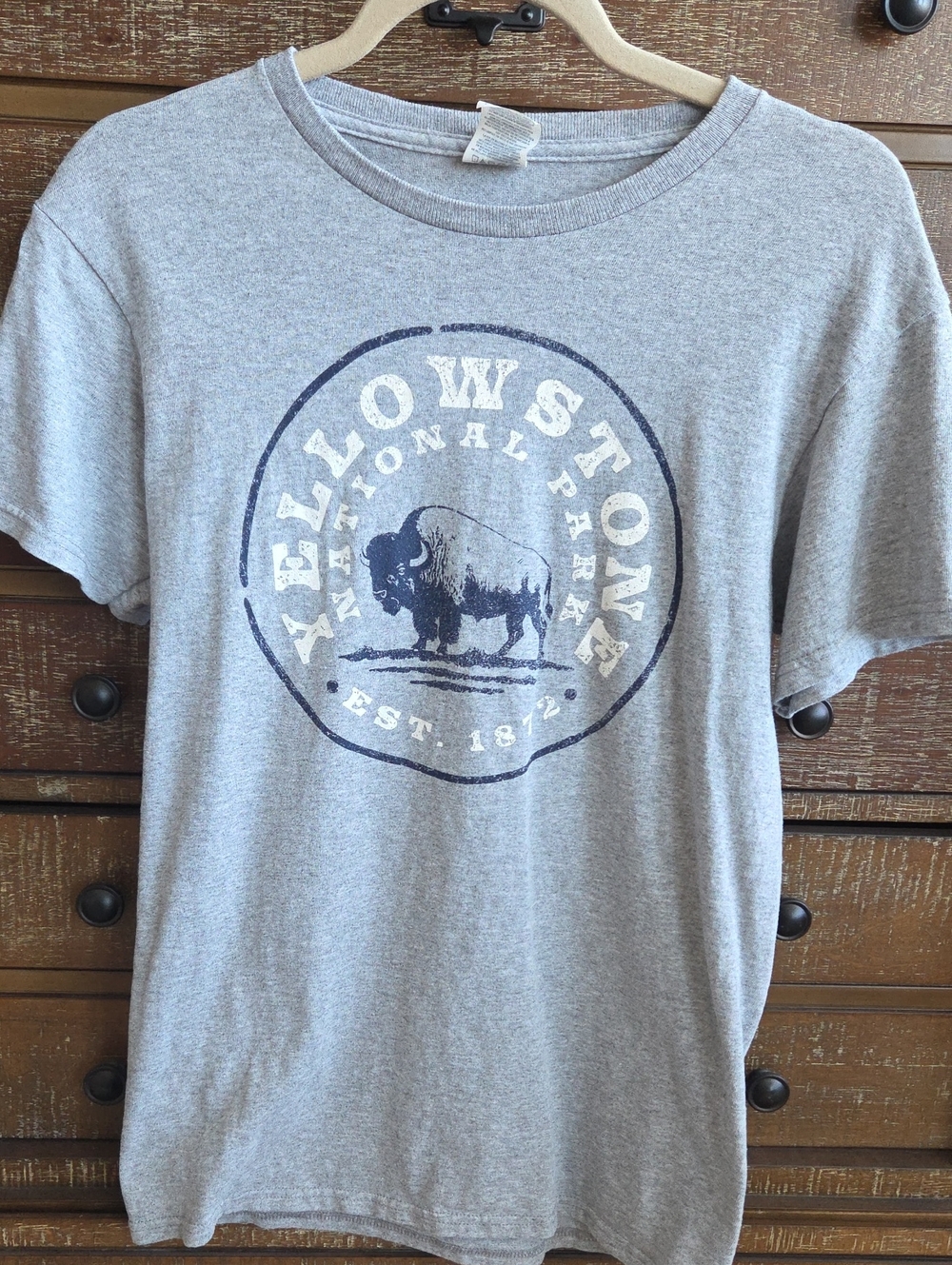 Yellowstone National Park Distressed Souvenir T-shirt, Small, Like New